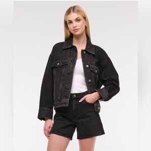 Abercrombie NWT High Rise Dad Short